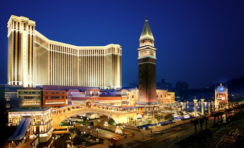 Venetian-Macao-exterior-night-1940x1178